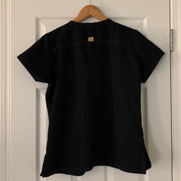 WonderWink Women’s scrubs - Picture 2 of 9